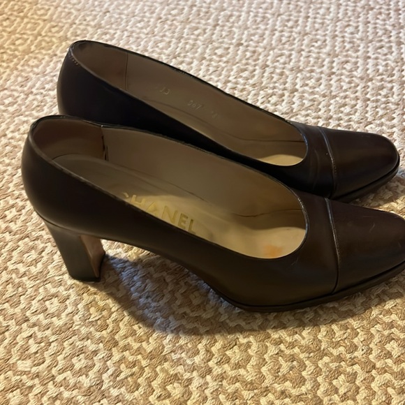 Authentic vintage Chanel heels - Picture 2 of 5